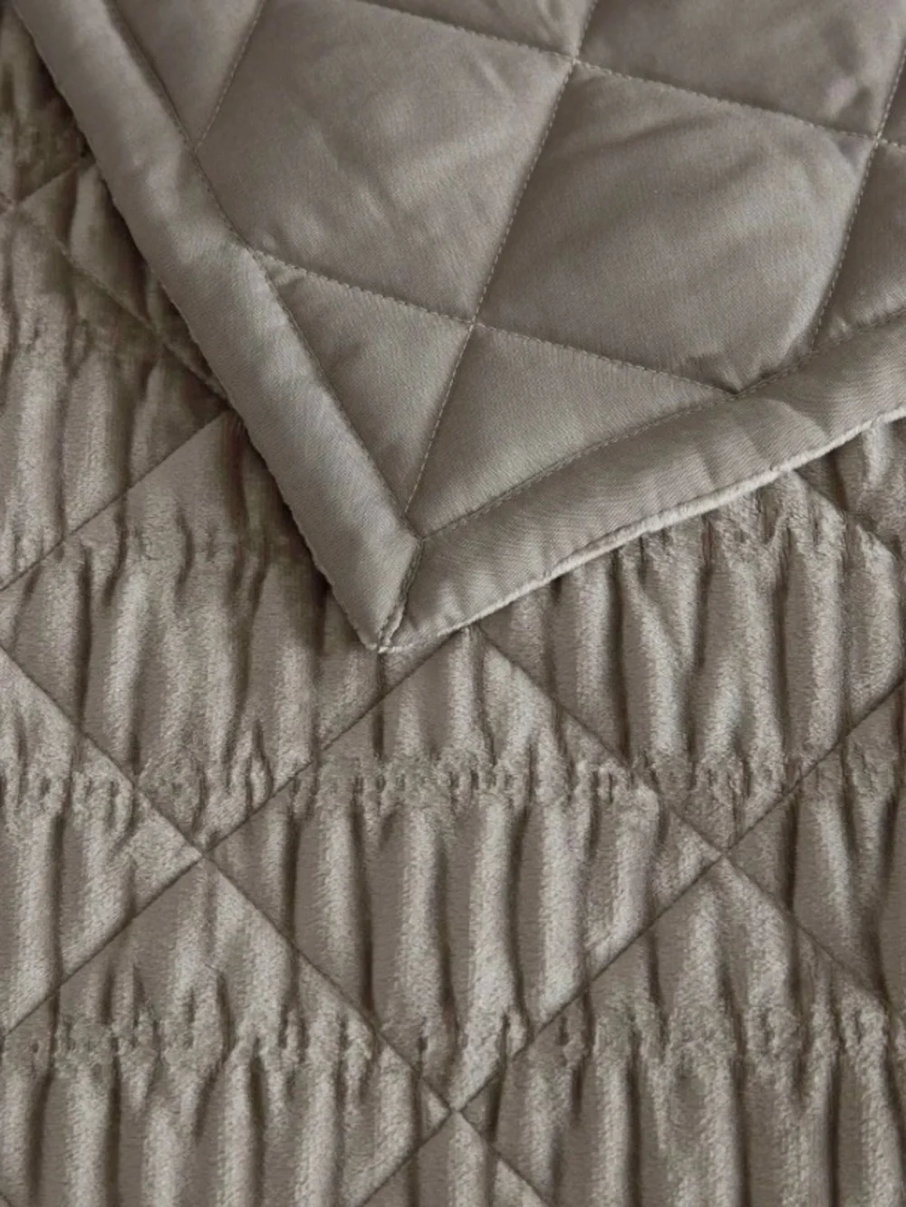 Vera Wang Faux Velvet Quilt king Set 3 pc